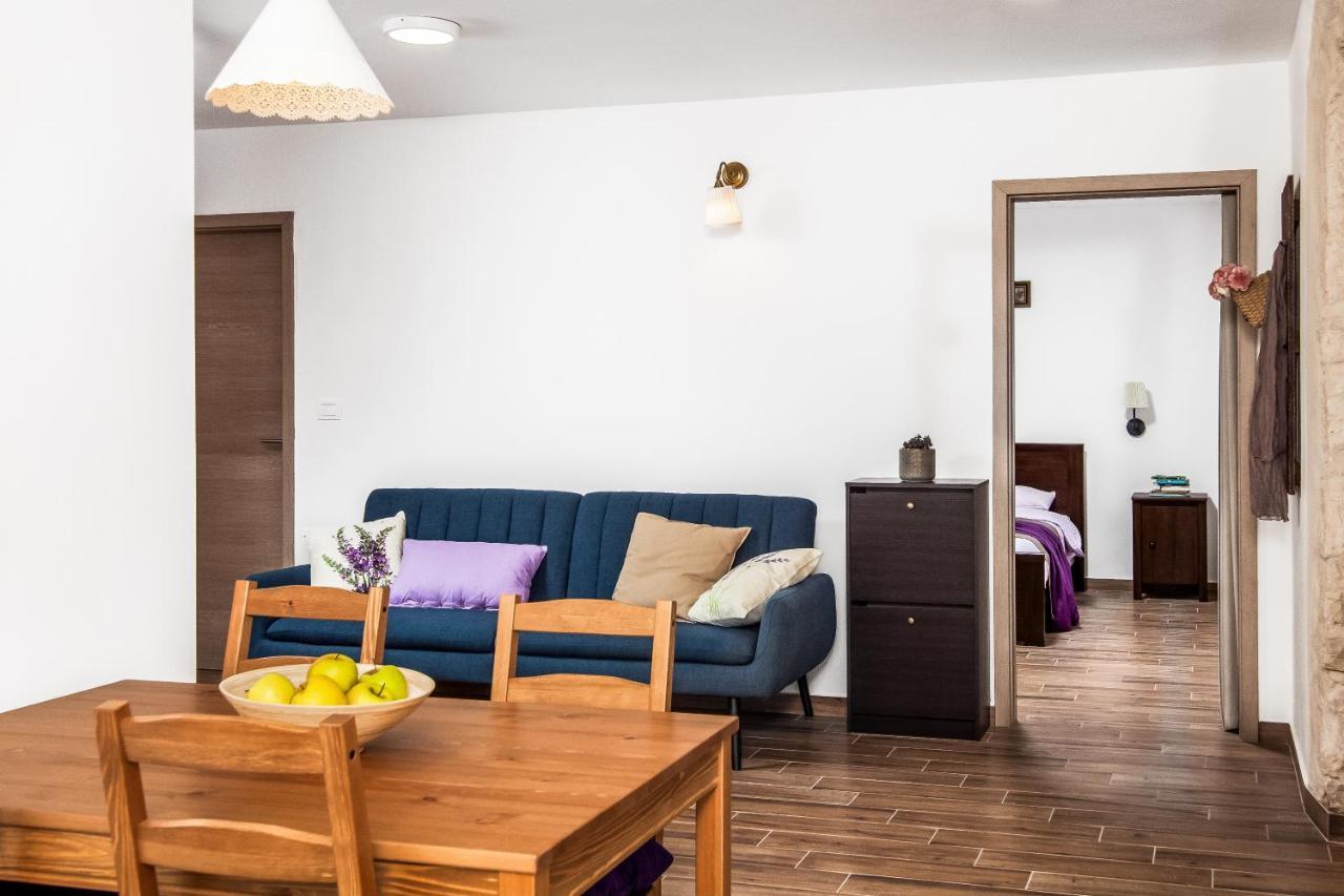 Apartments Tiny Garden Медулин Экстерьер фото
