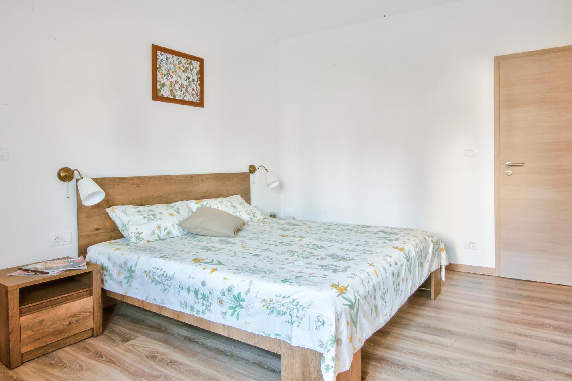 Apartments Tiny Garden Медулин Экстерьер фото
