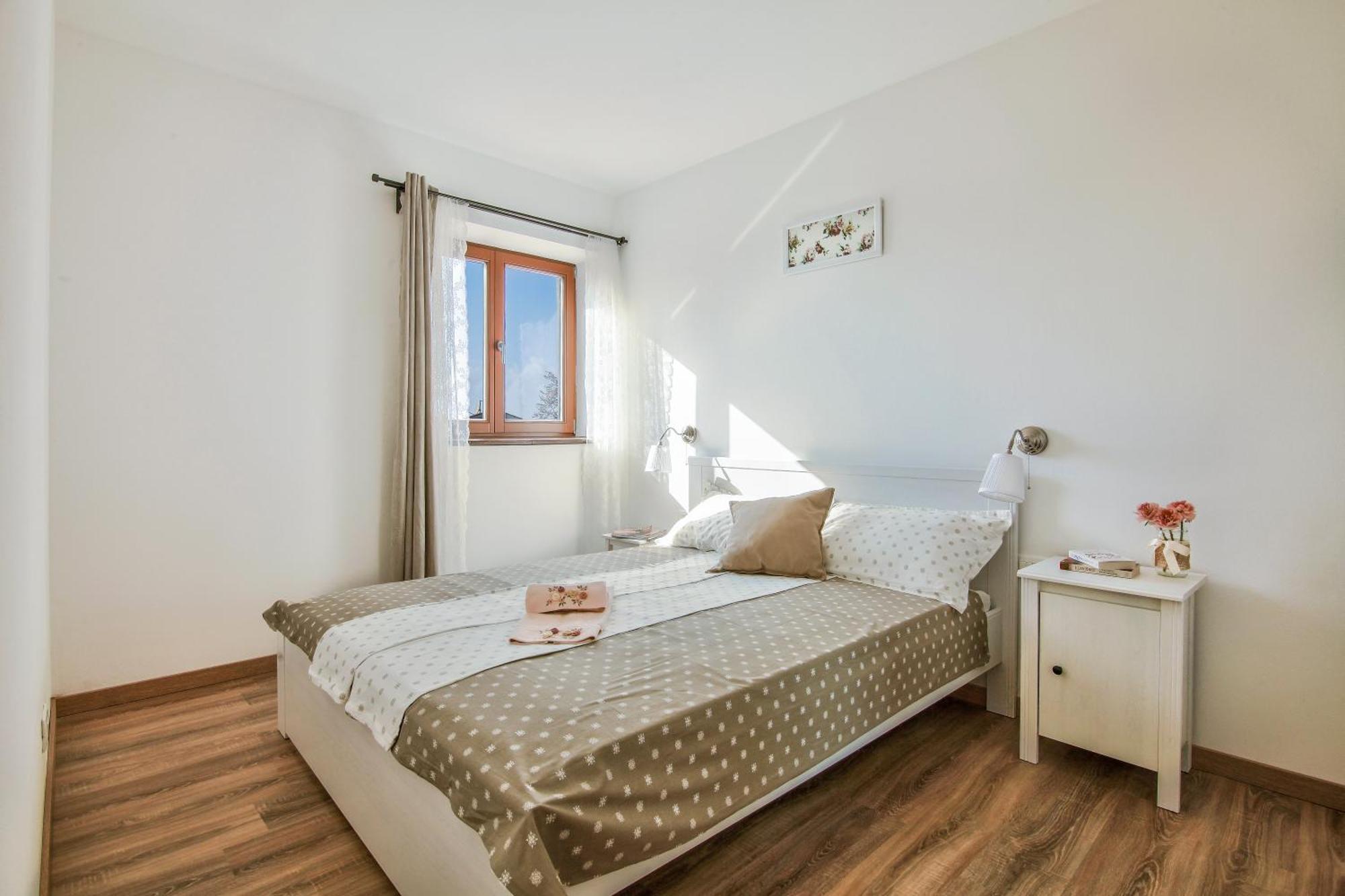 Apartments Tiny Garden Медулин Экстерьер фото